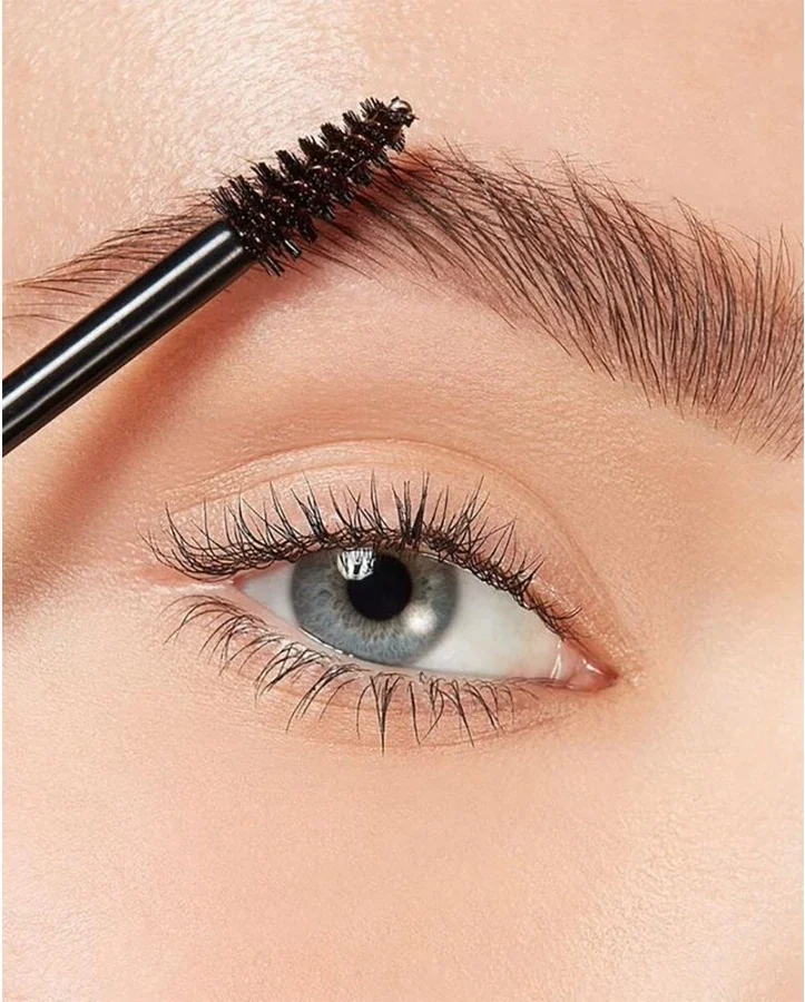 TINTING & SHAPING 3 Eyebrows Shaping 2 1 e1729085164280