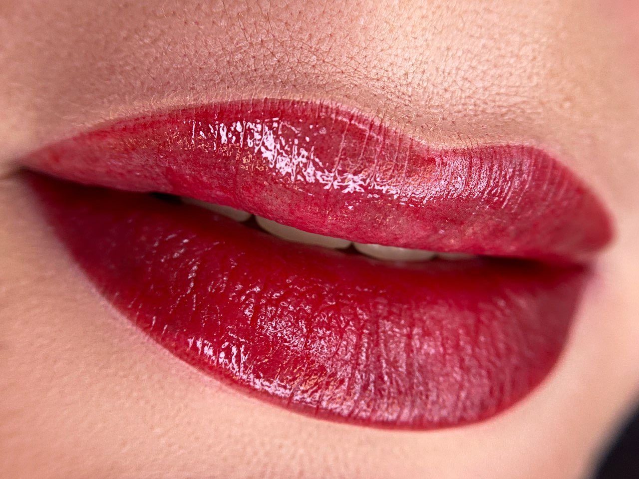 Full lips color e1733728633452