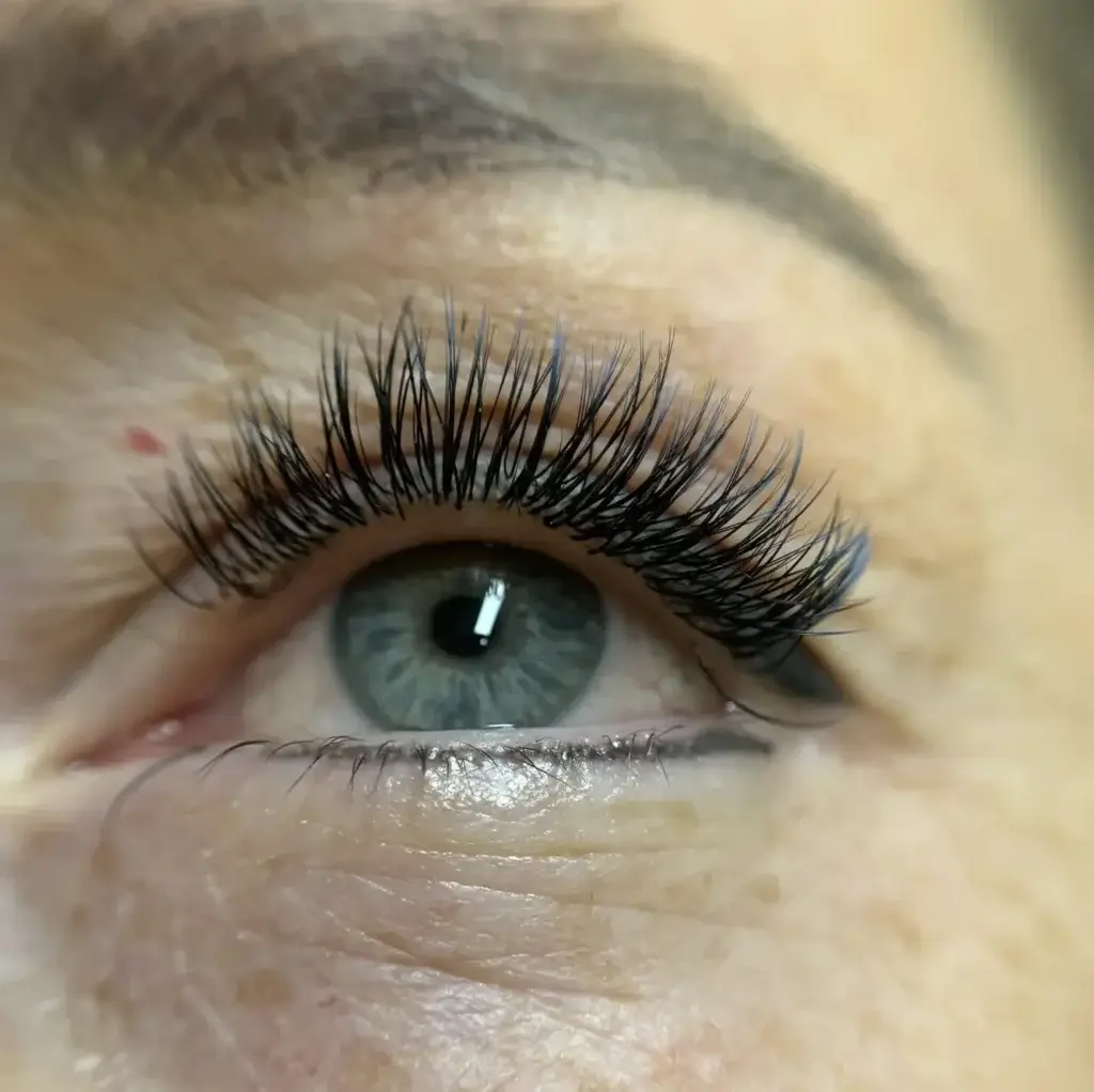 Lash Extensions vs. Lash Lift: Which One Is Right for You?